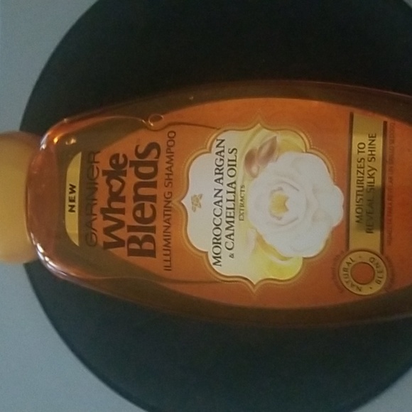 Whole Blends Shampoo - Picture 1 of 4